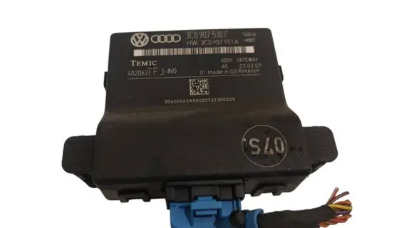 Volkswagen PASSAT B6 Gateway control module 3C0907530C 3C0907951A