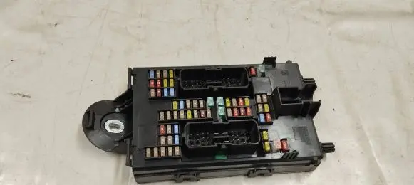Volvo S90, V90 Fuse module 32142591