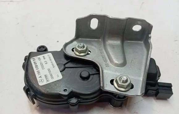 Mercedes-Benz GLS X166 Vent window/glass motor A1666700104