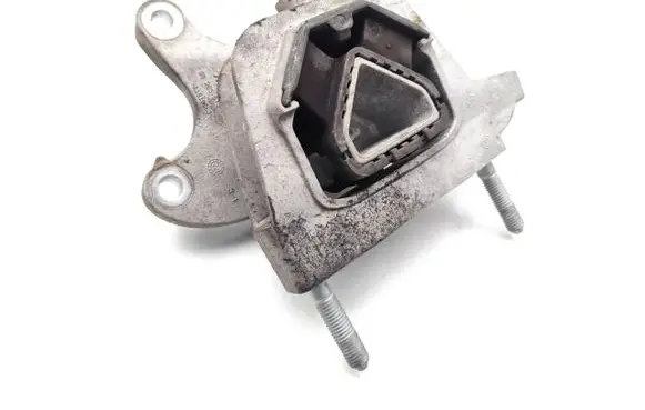 Opel Mokka B Engine mount bracket 9826551380