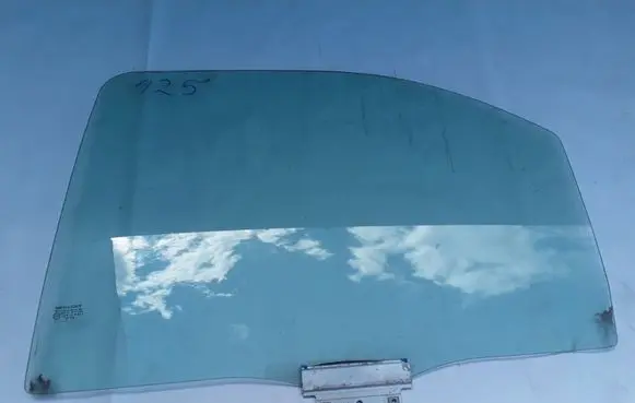 Ford Mondeo MK II Rear door window glass 43R00021 DOT32M13AS2
