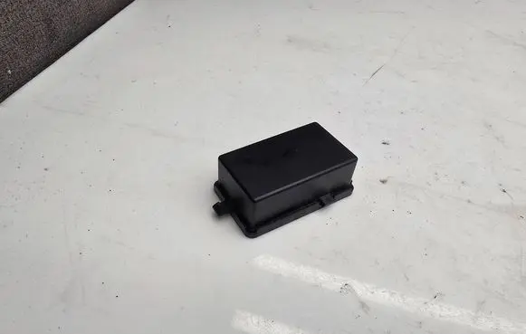 Mercedes-Benz Sprinter W907 W910 Aerial antenna amplifier A9079056208 ZGS001 07474815019