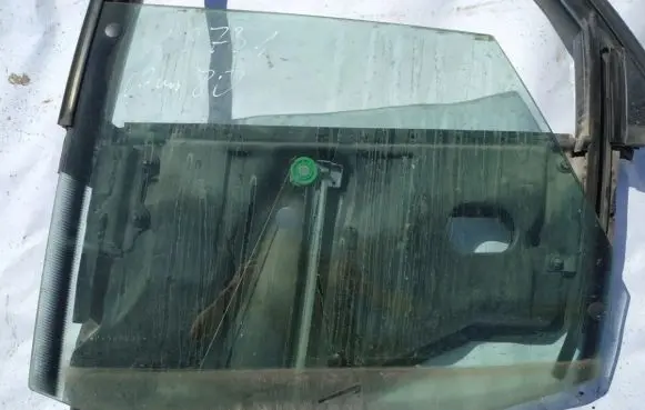 Audi 80 90 S2 B4 Rear door window glass 
