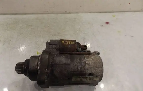 Volkswagen Polo IV 9N3 Starter motor 02M911023N