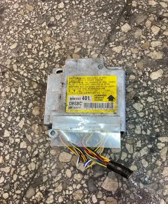 Mitsubishi Grandis Airbag control unit/module W2T62674