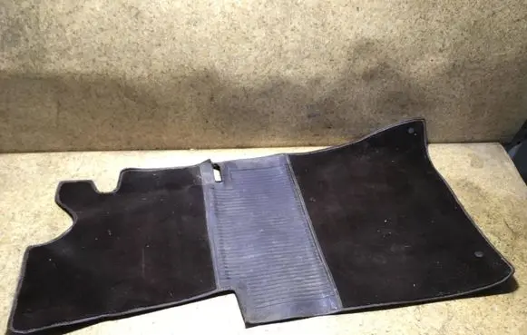Mercedes-Benz E W124 Front floor mat 1246840030