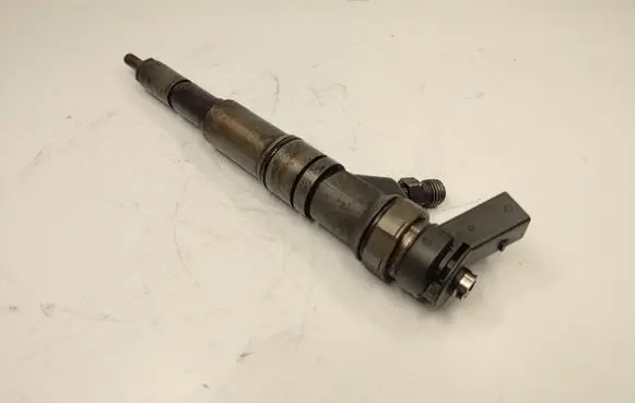 BMW 5 E60 E61 Fuel injector 7789661 13537789661 0445110131