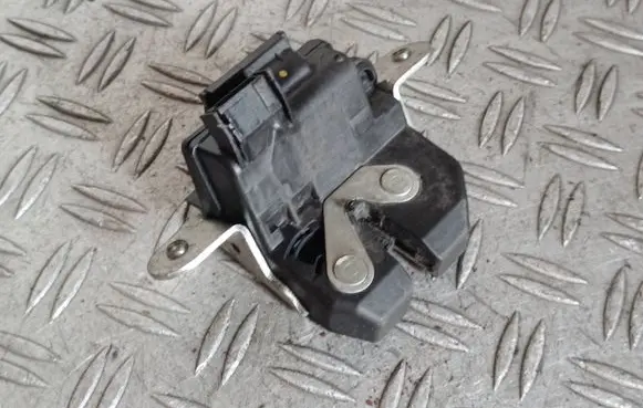 Fiat 500L Tailgate/trunk/boot lock/catch/latch 51958384 181114 B305