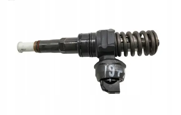 Volkswagen Polo IV 9N3 Fuel injector 