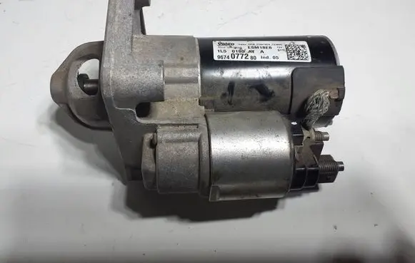 Peugeot 3008 II Starter motor 9674077280 ESM18E8