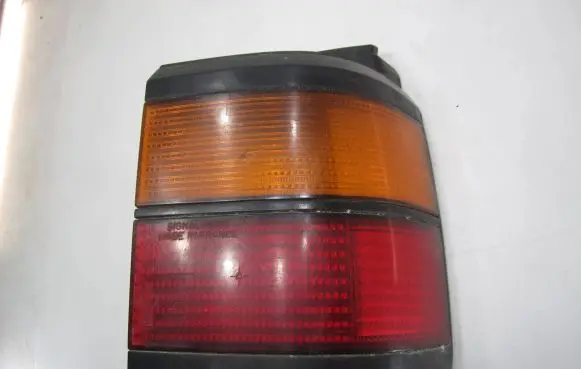 Volkswagen PASSAT B3 Rear/tail lights 333945112