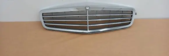 Mercedes-Benz C AMG W204 Front grill A2048801483