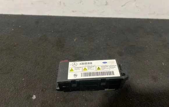 Mercedes-Benz C W205 Battery control module a2058350600