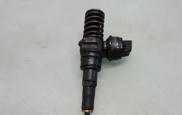Fuel injector