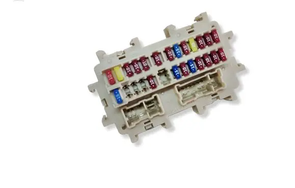 Nissan Pathfinder R51 Fuse module 1052918