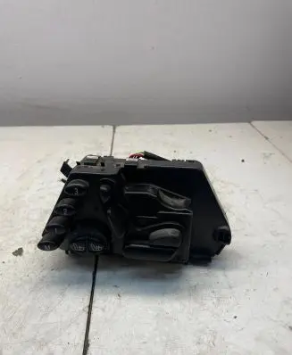 Mercedes-Benz E W213 Tailgate opening switch A2208211579 03463003