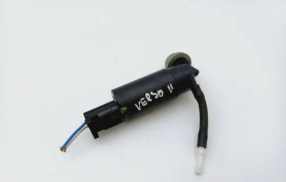 Toyota Corolla Verso AR10 Windscreen/windshield washer pump 