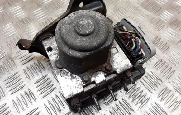 Toyota Corolla Verso E121 ABS Pump 4451013070 8954113040 FBJ2110679