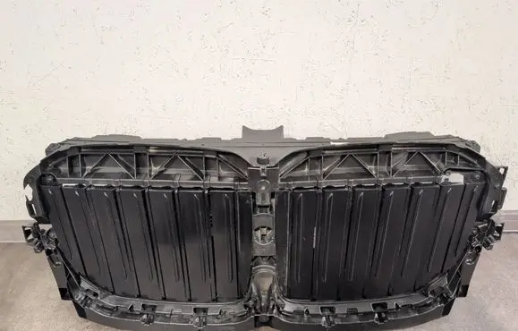 BMW X7 G07 Intercooler air guide/duct channel 51749465368 22677510