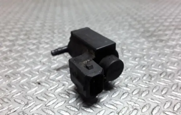 BMW 5 E60 E61 Turbo solenoid valve 1742712