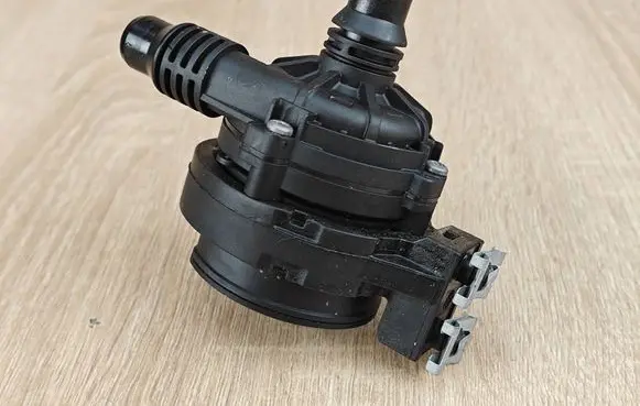 BMW X6 G06 Electric auxiliary coolant/water pump 8477210
