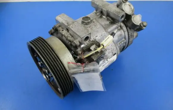 Dacia Sandero Air conditioning (A/C) compressor (pump) 8200866440