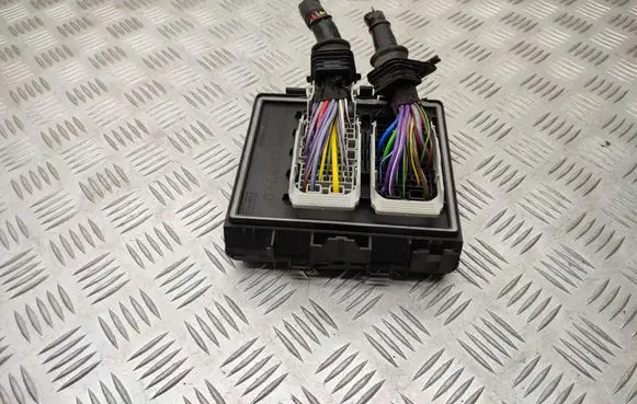 Ford Focus Fuse module JX6T14D068AE