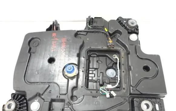 Peugeot 508 AdBlue liquid reservoir 9818630780