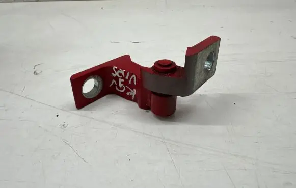 Audi Q2 - Rear door upper hinge