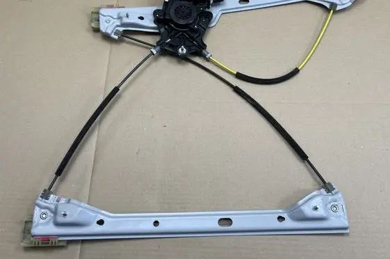 Buick Enclave II Front door window regulator with motor 84220349