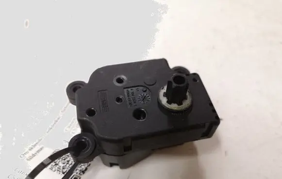 Citroen C5 Air flap motor/actuator P2861001UA31
