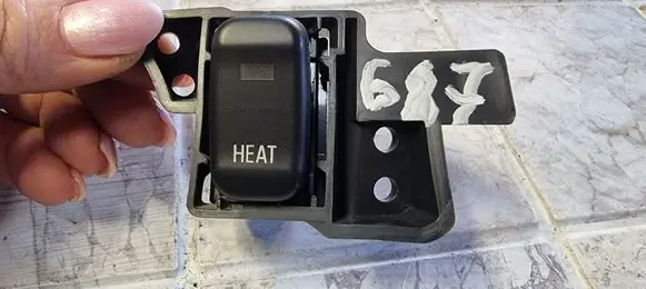 Mitsubishi Grandis Seat heating switch 59140