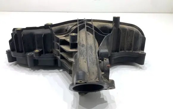 Volkswagen PASSAT B7 Intake manifold 