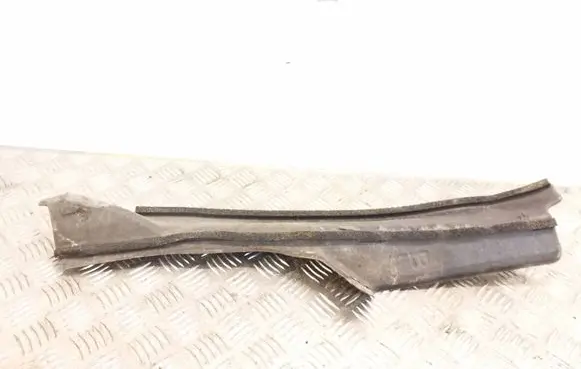 Subaru Outback (BS) Fender foam support/seal 