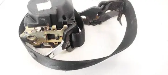 Middle seatbelt (rear)