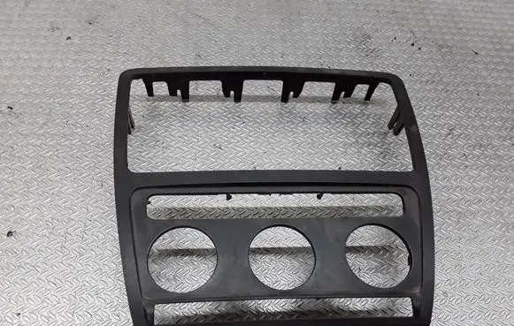 Skoda Octavia Mk2 (1Z) Radio/GPS head unit trim 1Z0858069A