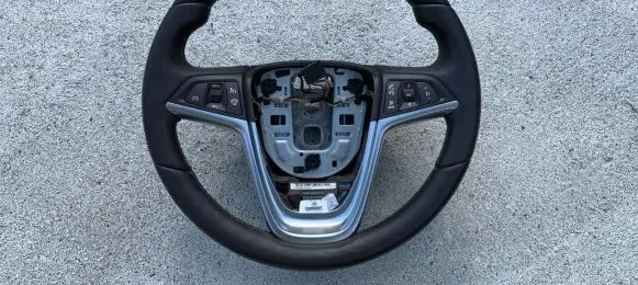Opel Astra J Steering wheel 13387037 13386800