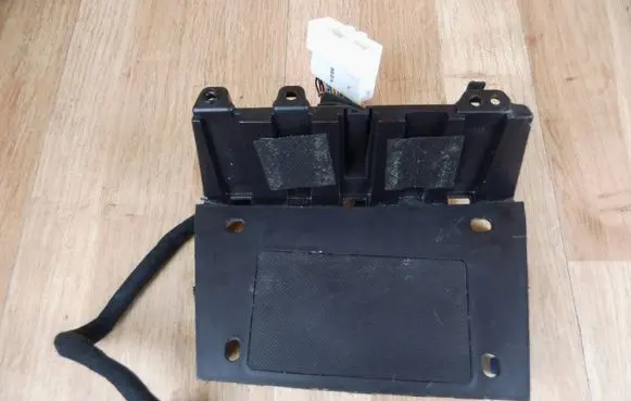Hyundai Santa Fe Wireless charging module 95560S1000 95580S1000