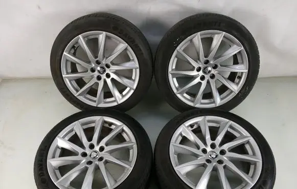 Jaguar XF R18 alloy rim BW83-1007-AA