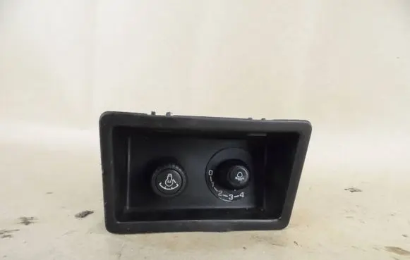 Mitsubishi Pajero Headlight level height control switch