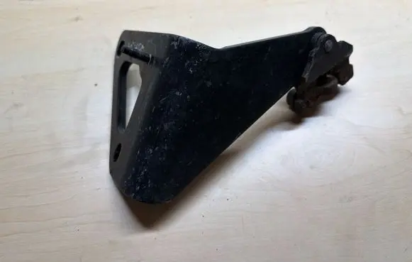 Opel Vivaro Sliding door lower roller guide/hinge 745965439R