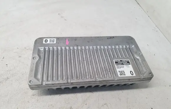 Toyota Yaris Engine control unit/module 896610DC01