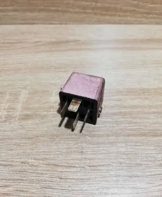 BMW 5 E39 Other relay 0332019168