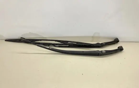 Lexus IS III XE30 Front wiper blade arm 85221-53110 85211-53120