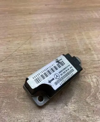 Mercedes-Benz E W210 Airbag deployment crash/impact sensor 0018205626