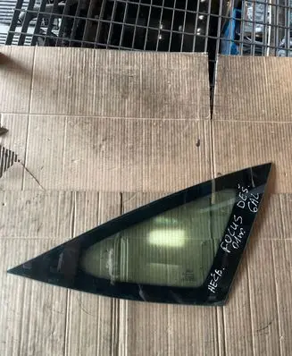 Ford Focus Rear side window