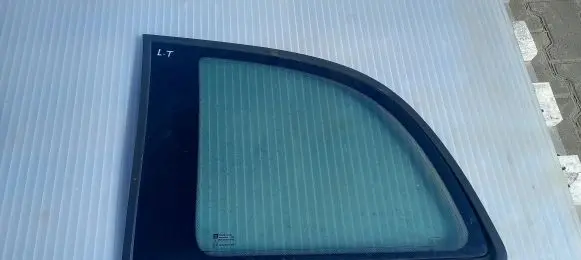 Opel Zafira A Rear side window