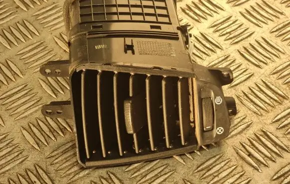 KIA Sorento Dash center air vent grill 974403E500