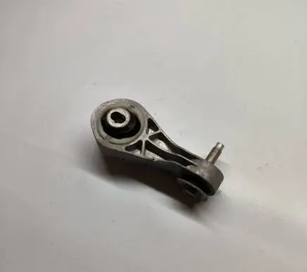 Nissan NV200 Engine mount bracket 326C62