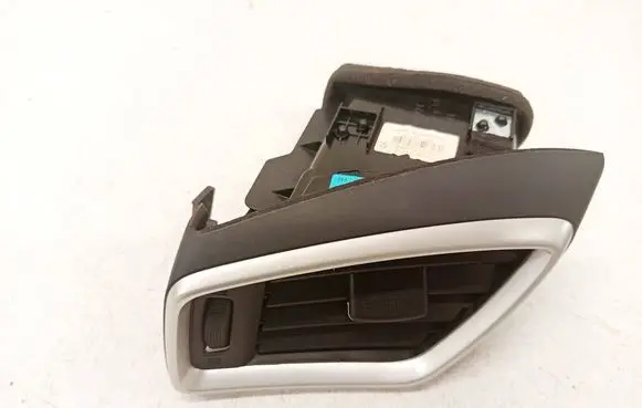 Nissan Qashqai Dash center air vent grill 687614EA0A